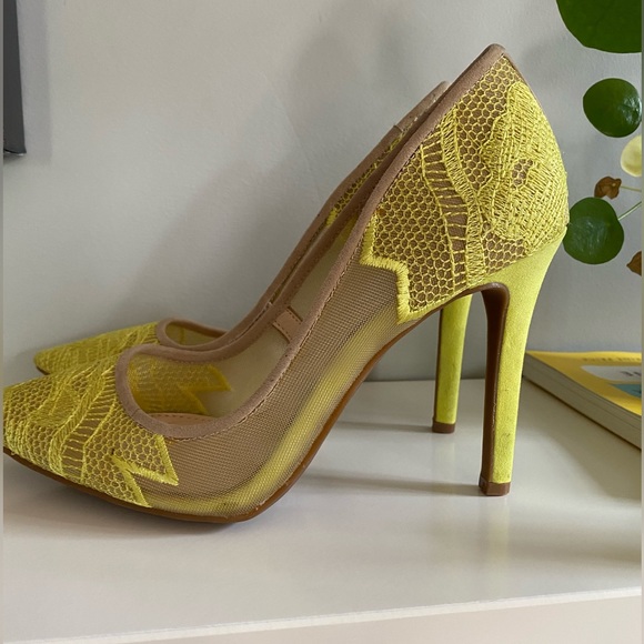 Neon Yellow Lace and Mesh Heels by Jessica Simpson - Picture 4 of 8